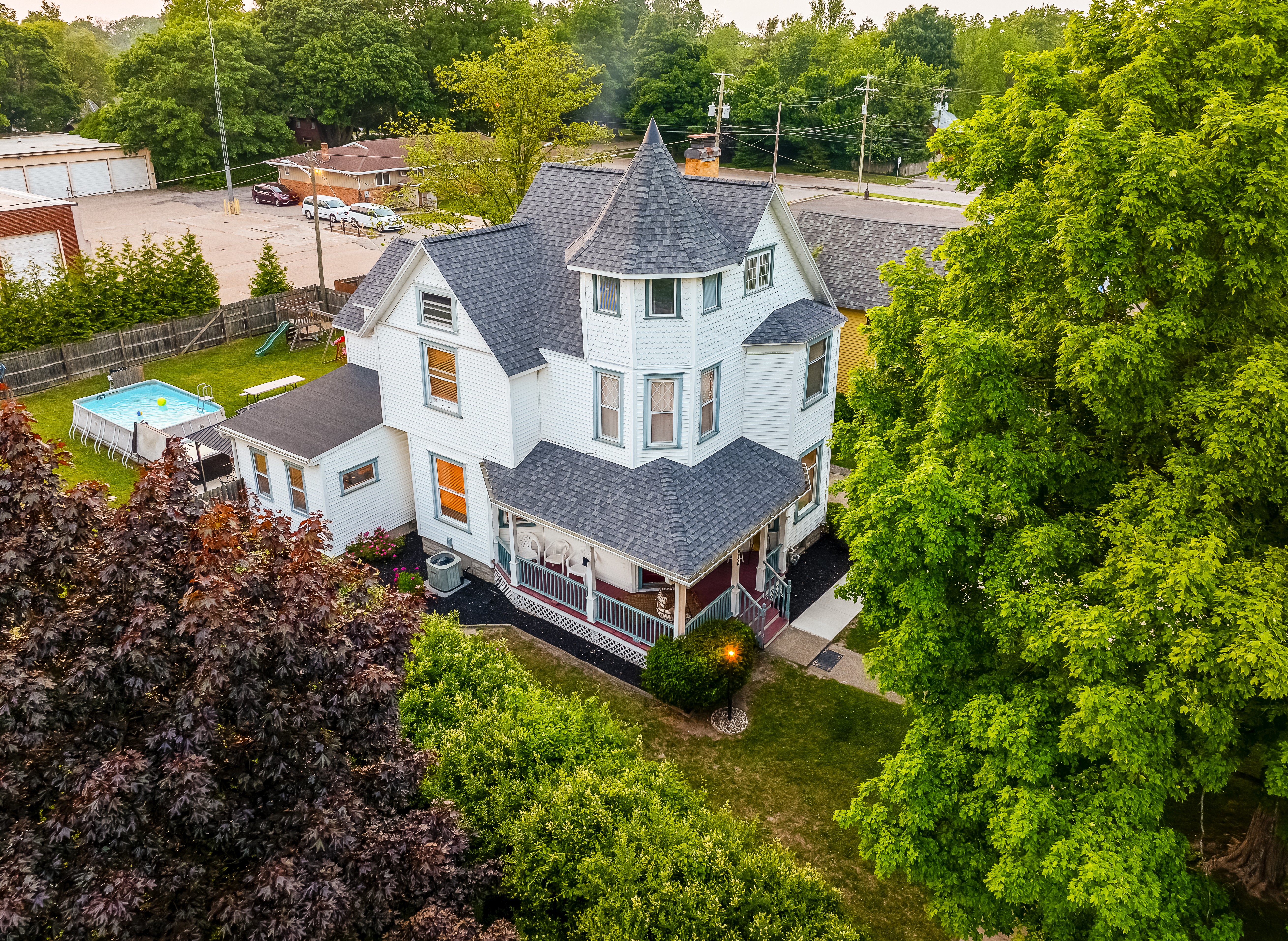 Whispering Waves exterior